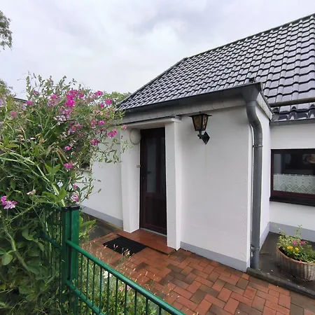 Andresen - Mit Gartenlaube * 汉德维特